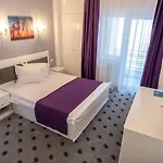 Ξενοδοχείο Tadora
