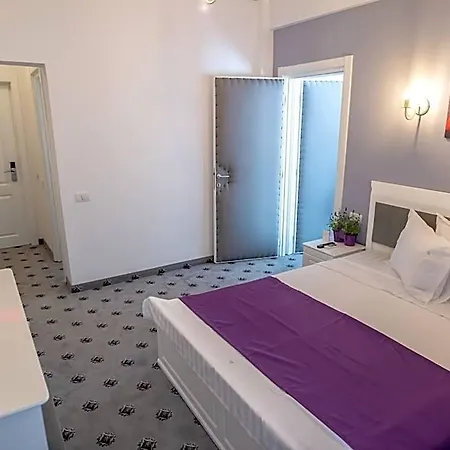 Tadora Hotel